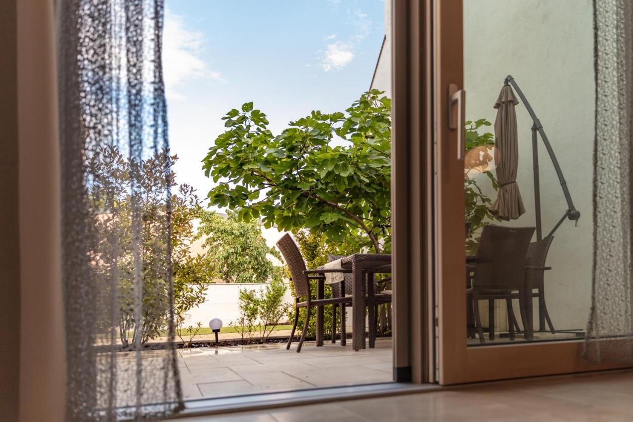 Pannonia Appartements Нойзидль-ам-Зе Экстерьер фото
