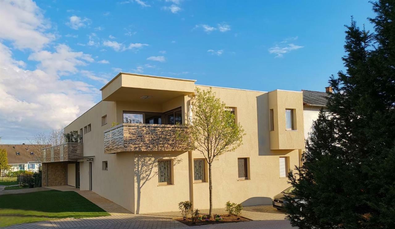 Pannonia Appartements Нойзидль-ам-Зе Экстерьер фото